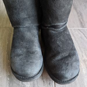 Black UGGs short